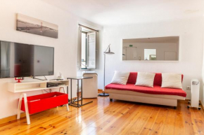 Studio in the heart of Alfama! Super Central!